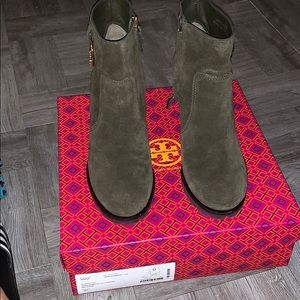 SOFIA 85MM LUG SOLE BOOTIE